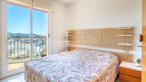 Penthouse aan zee in La Fosca met zeezicht, groot solarium en privéparkeerplaats