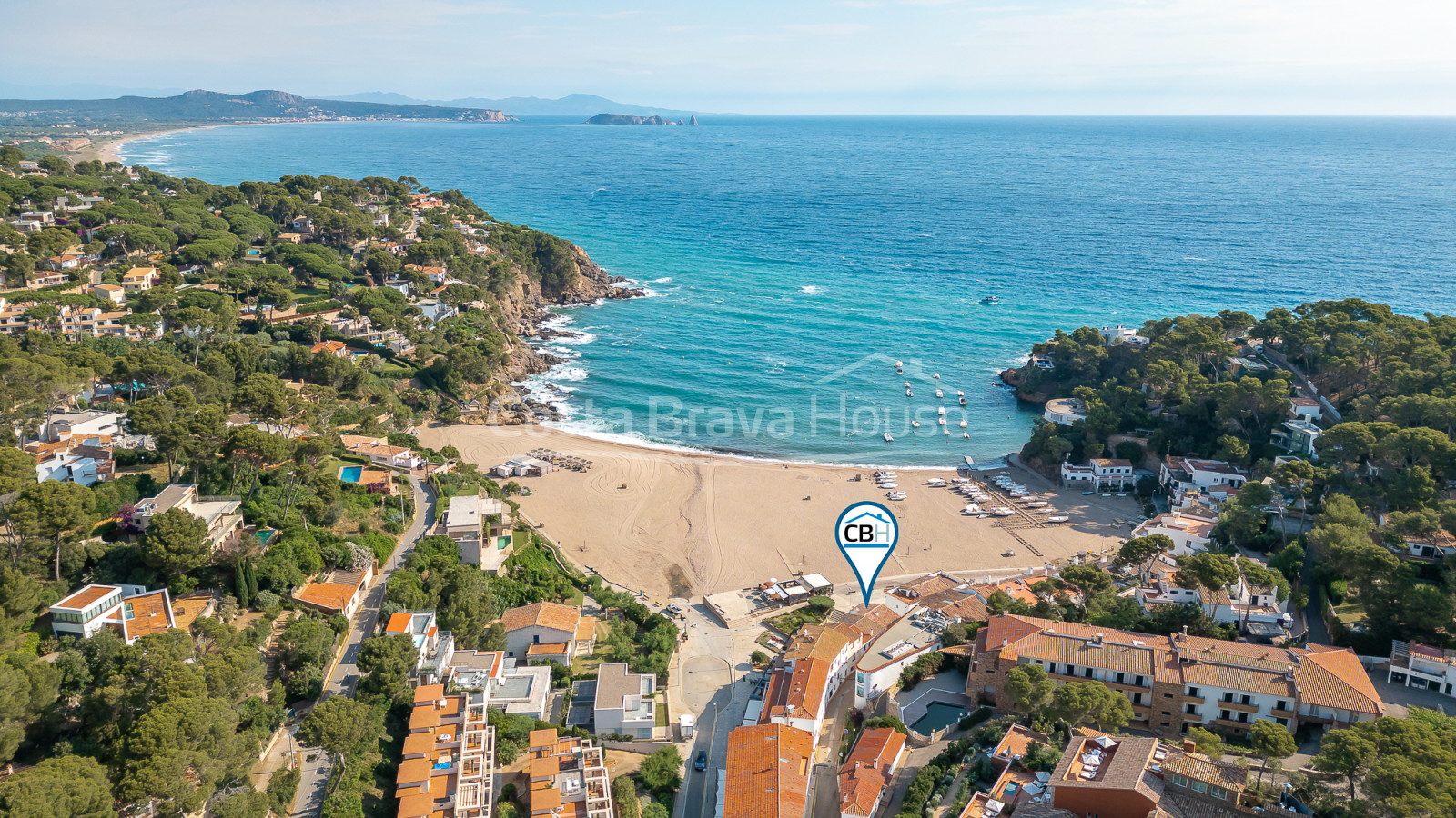 Renovated fisherman's house on the seafront in Sa Riera with terrace and Medes Islands views
