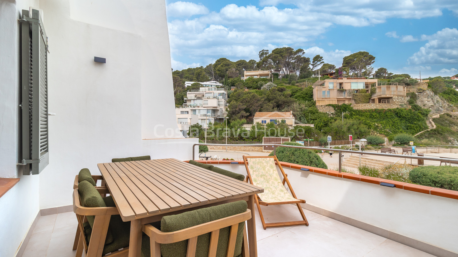 Casa de pescadors renovada davant del mar a Sa Riera amb terrassa i vistes a les Illes Medes