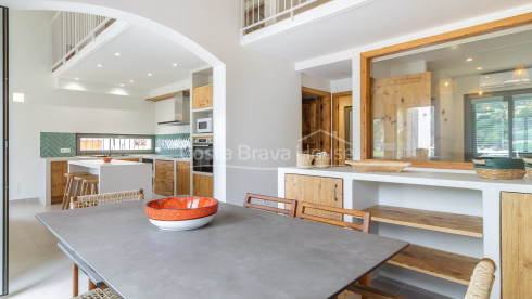 Renovated fisherman's house on the seafront in Sa Riera with terrace and Medes Islands views