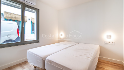 Renovated fisherman's house on the seafront in Sa Riera with terrace and Medes Islands views
