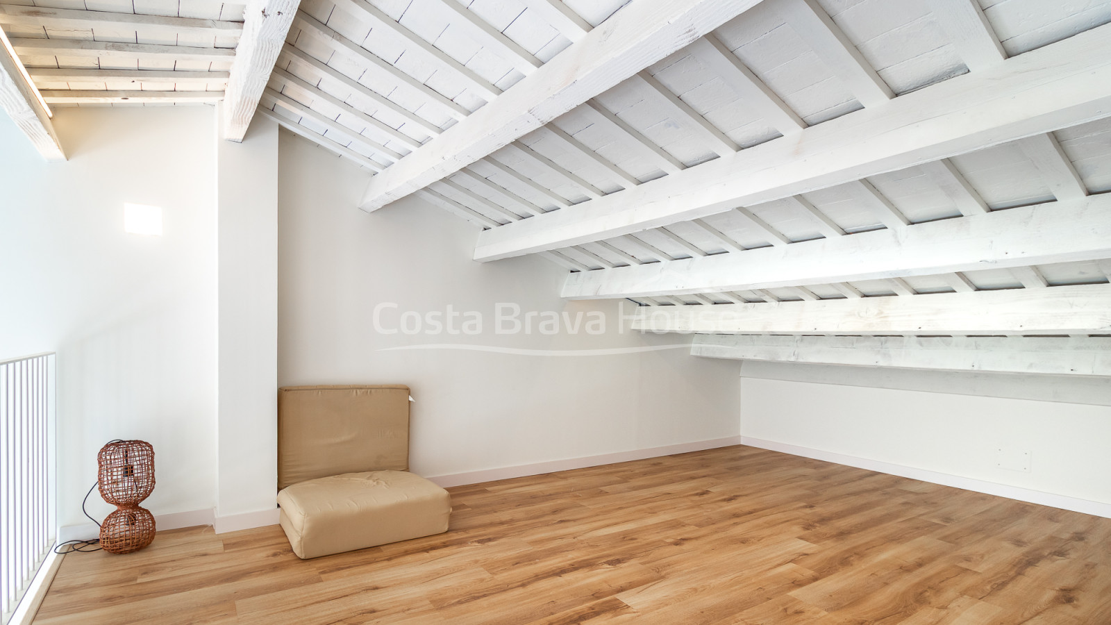 Renovated fisherman's house on the seafront in Sa Riera with terrace and Medes Islands views