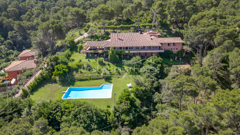 Exclusiva vila a Sa Riera amb vistes panoràmiques al mar i piscina privada a Begur