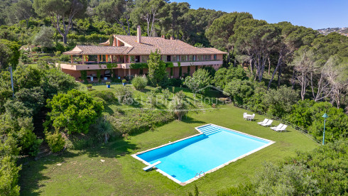 Exclusive villa in Sa Riera with panoramic sea views and private swimming pool in Begur