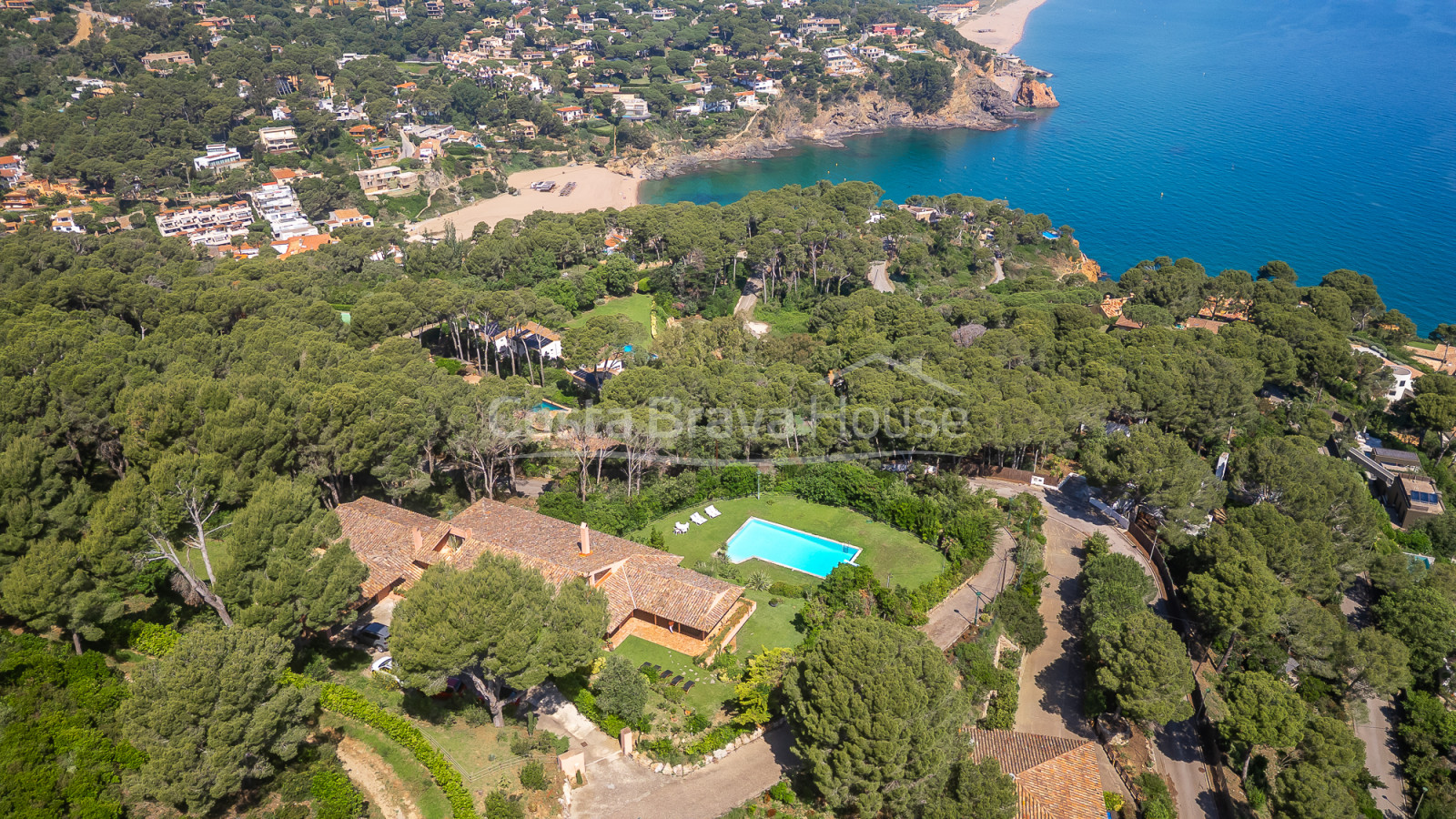 Exclusiva vila a Sa Riera amb vistes panoràmiques al mar i piscina privada a Begur