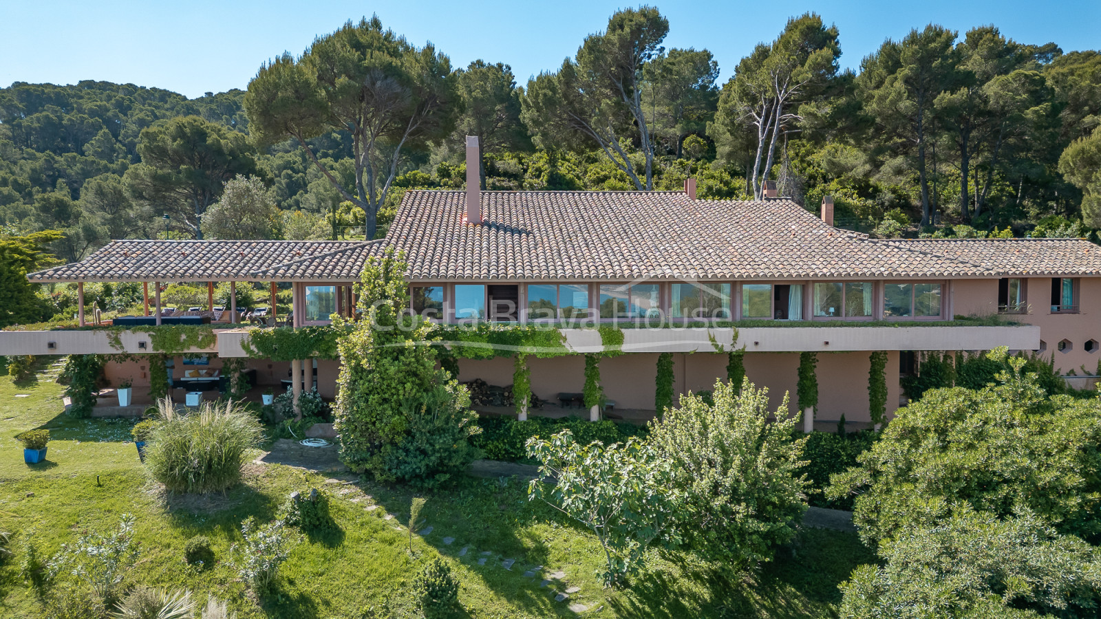 Exclusive villa in Sa Riera with panoramic sea views and private swimming pool in Begur