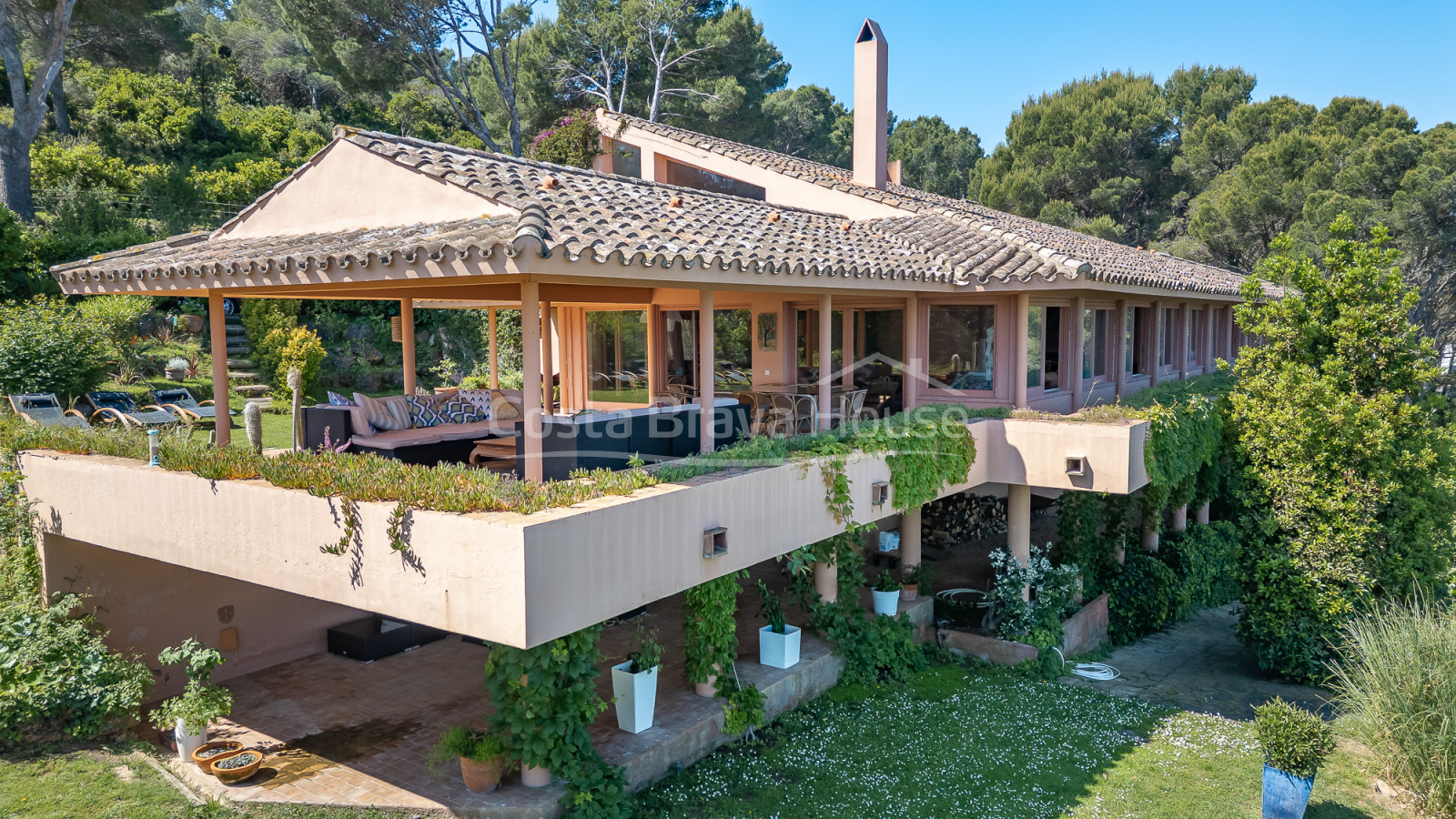 Exclusive villa in Sa Riera with panoramic sea views and private swimming pool in Begur