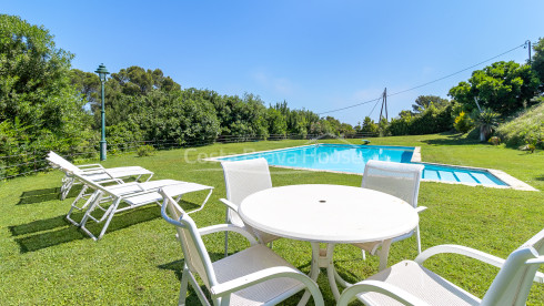 Villa exclusive à Sa Riera avec vues panoramiques sur la mer et piscine privée à Begur