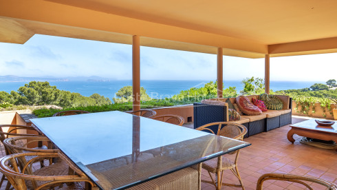 Exclusive villa in Sa Riera with panoramic sea views and private swimming pool in Begur