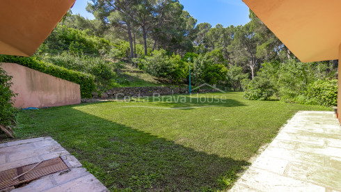 Villa exclusive à Sa Riera avec vues panoramiques sur la mer et piscine privée à Begur