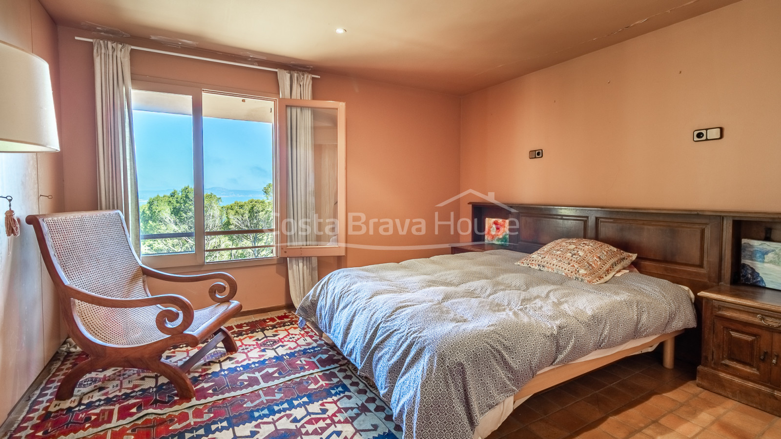 Exclusiva villa en Sa Riera con vistas panorámicas al mar y piscina privada en Begur