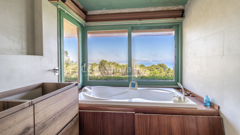 Exclusive villa in Sa Riera with panoramic sea views and private swimming pool in Begur