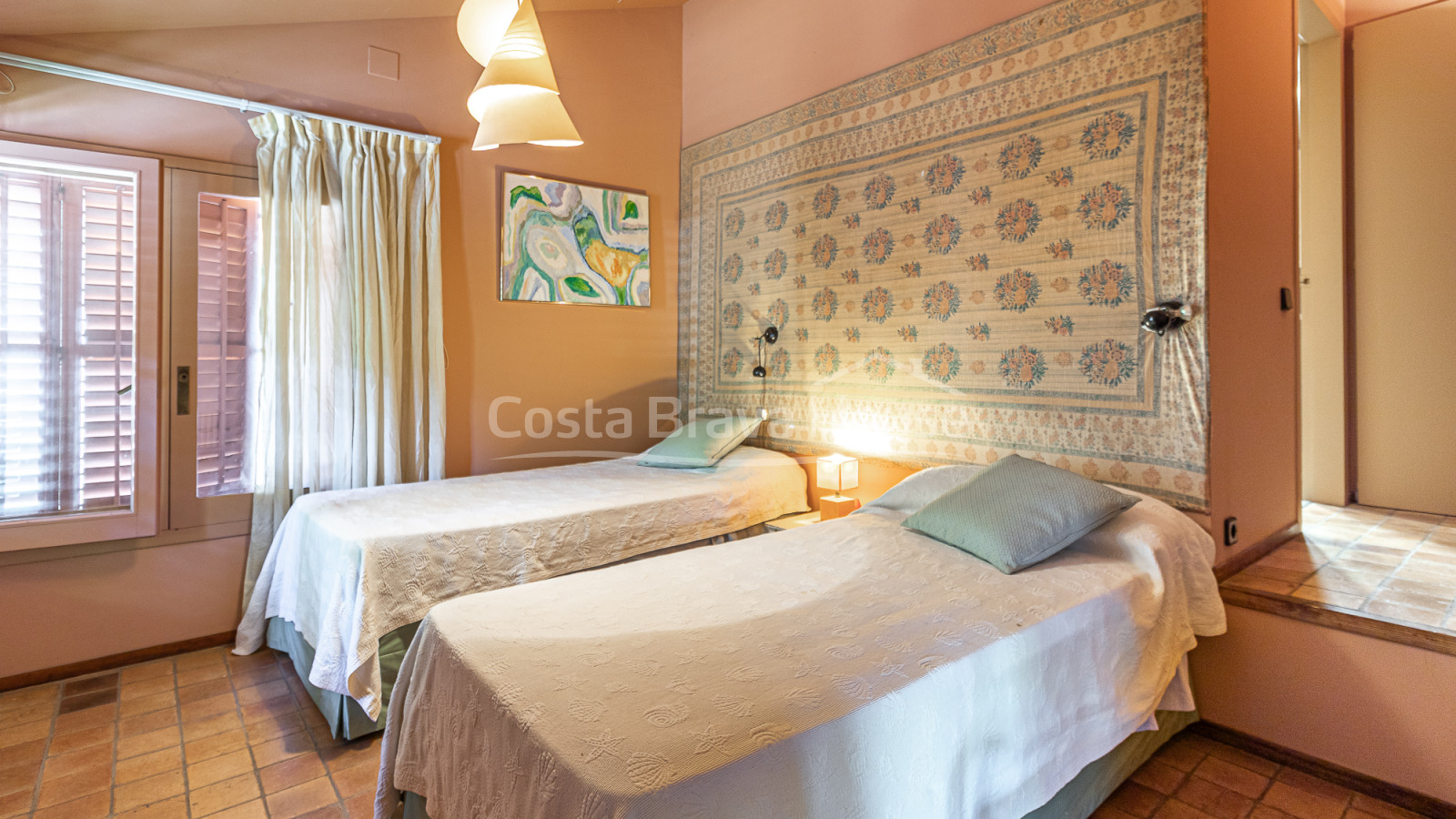 Exclusiva villa en Sa Riera con vistas panorámicas al mar y piscina privada en Begur
