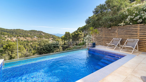 House in Sa Tuna with tourist licence, infinity pool and independent apartment