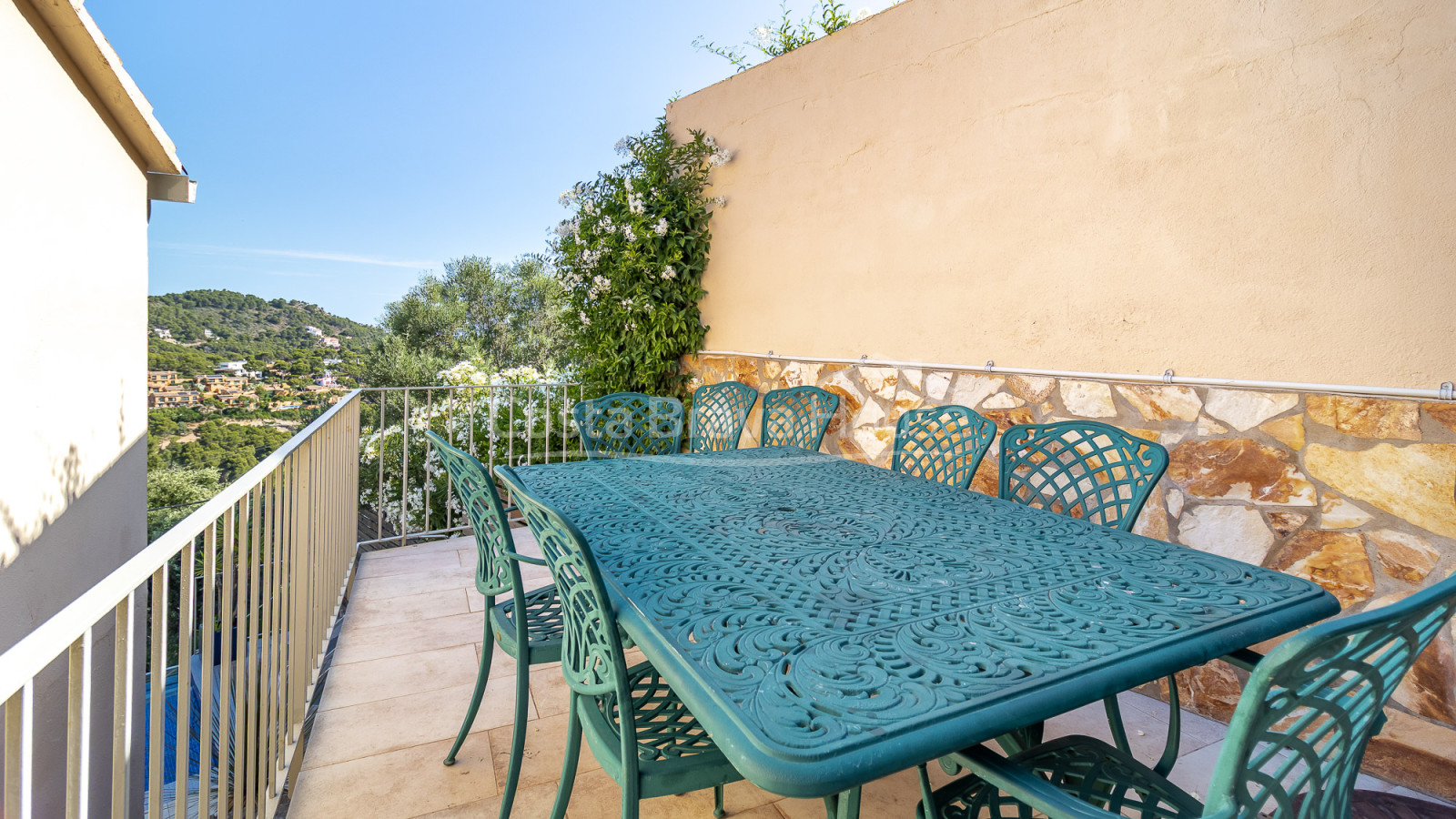 Casa en Sa Tuna con licencia turística, piscina infinity y apartamento independiente