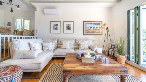 Casa en Sa Tuna con licencia turística, piscina infinity y apartamento independiente