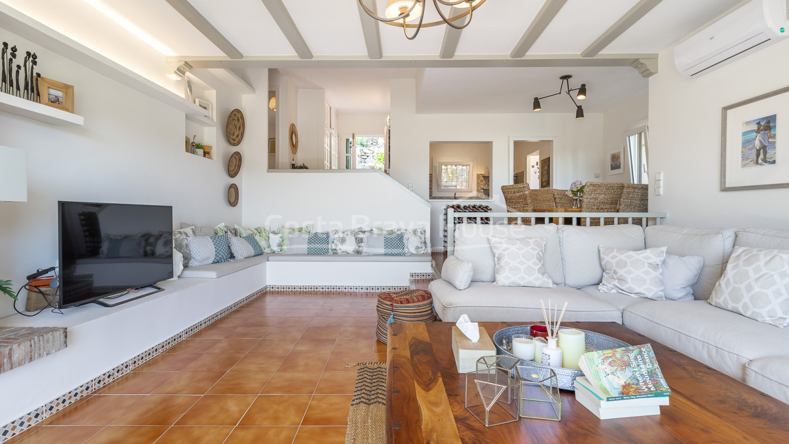 House in Sa Tuna with tourist licence, infinity pool and independent apartment