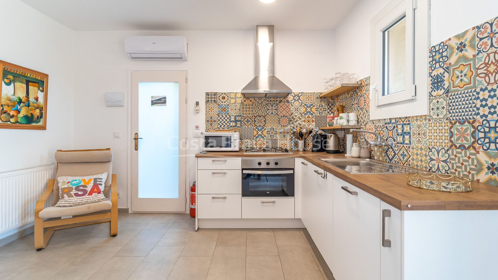 Maison à Sa Tuna avec licence touristique, piscine à débordement et appartement indépendant