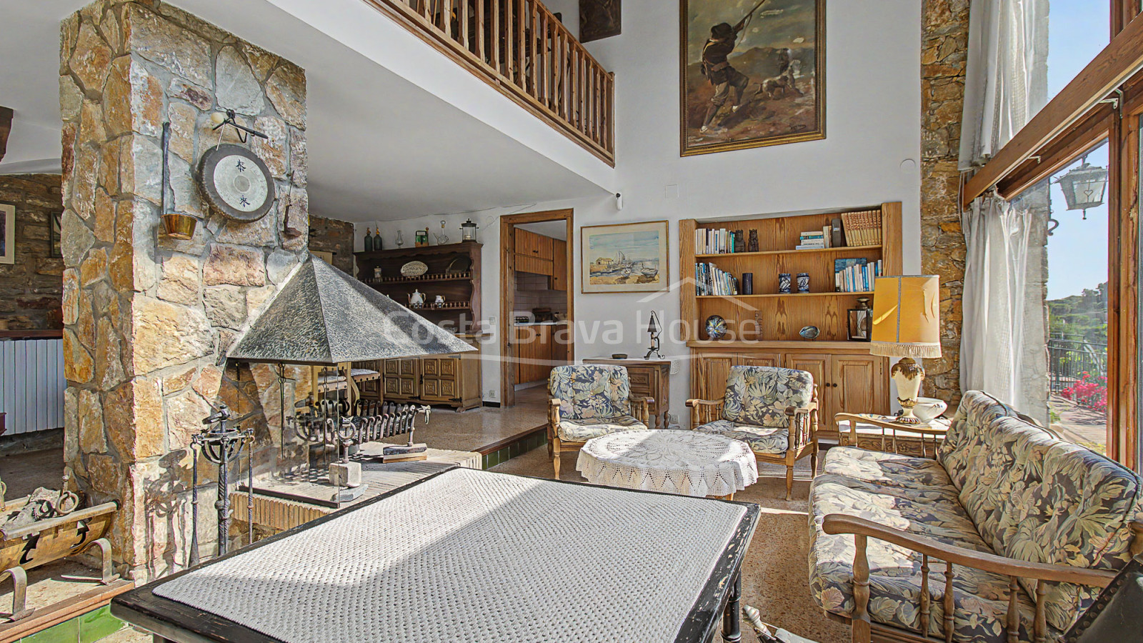 Huis in Sa Riera, Begur, met uitzicht op de vallei, zonnige terrassen en apart appartement