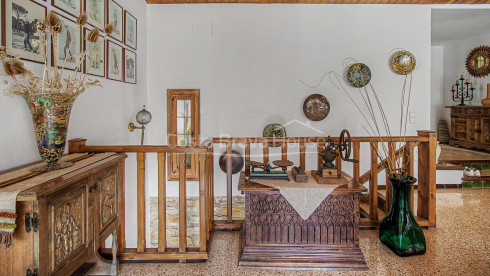 Huis in Sa Riera, Begur, met uitzicht op de vallei, zonnige terrassen en apart appartement