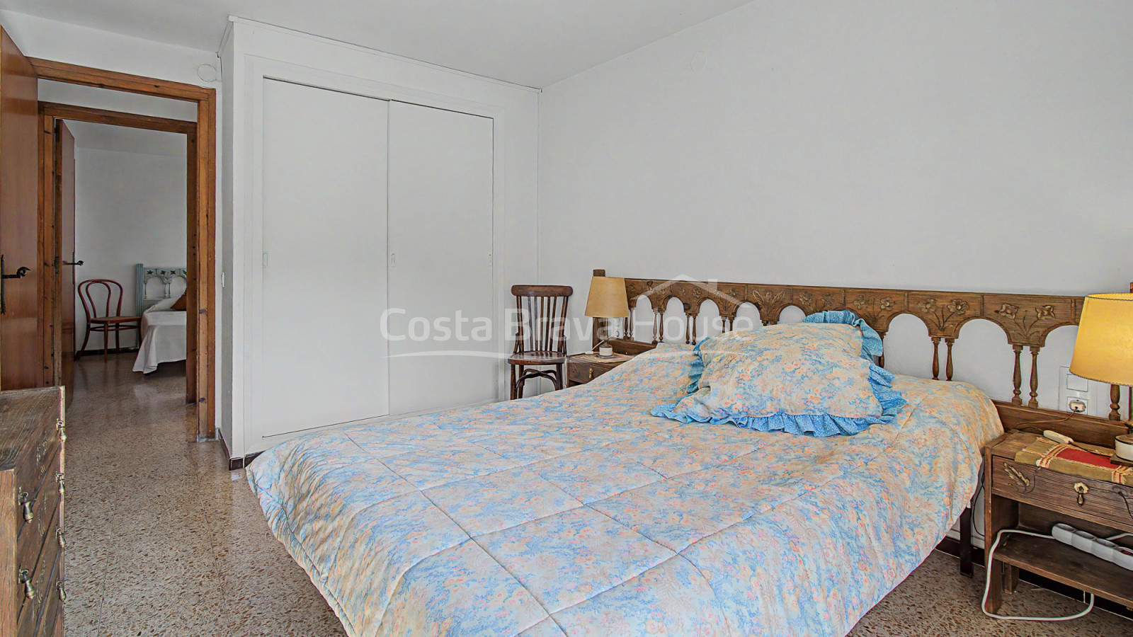 Huis in Sa Riera, Begur, met uitzicht op de vallei, zonnige terrassen en apart appartement