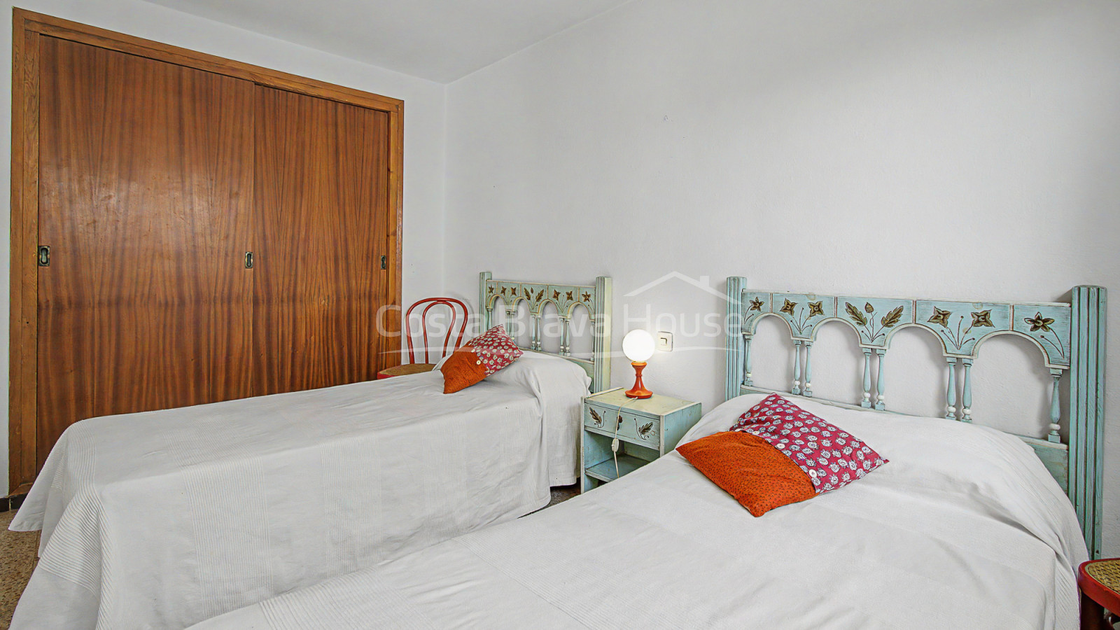 Huis in Sa Riera, Begur, met uitzicht op de vallei, zonnige terrassen en apart appartement