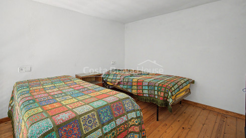Huis in Sa Riera, Begur, met uitzicht op de vallei, zonnige terrassen en apart appartement