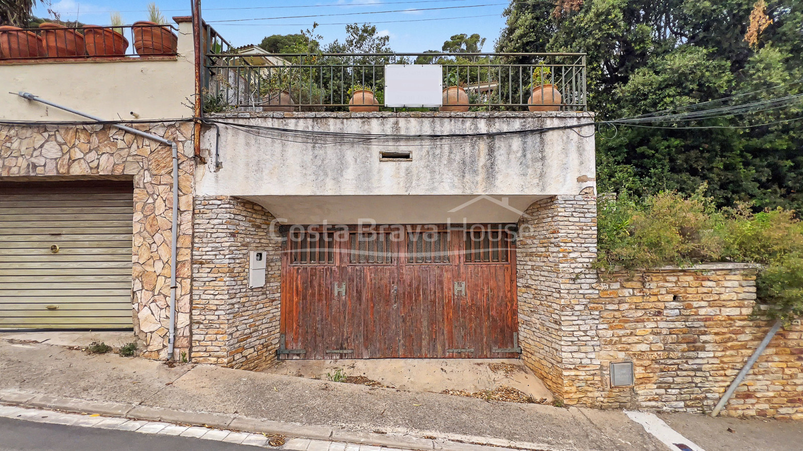 Huis in Sa Riera, Begur, met uitzicht op de vallei, zonnige terrassen en apart appartement