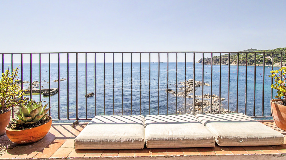 Seafront Fisherman's House in Calella de Palafrugell with Terrace and Mediterranean Views