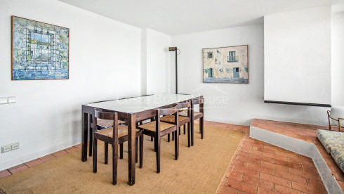 Vissershuis aan zee in Calella de Palafrugell met terras en mediterraan uitzicht