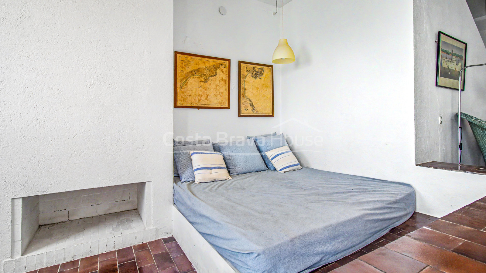 Vissershuis aan zee in Calella de Palafrugell met terras en mediterraan uitzicht