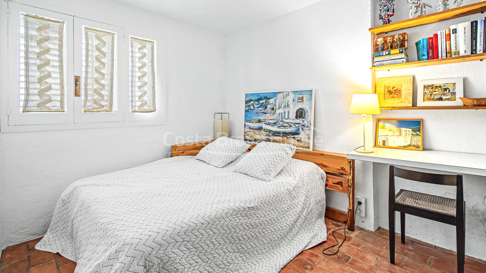 Vissershuis aan zee in Calella de Palafrugell met terras en mediterraan uitzicht