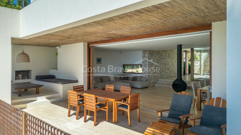 Vrijstaand huis te koop in Aiguablava, Begur, met infinity pool en zeezicht
