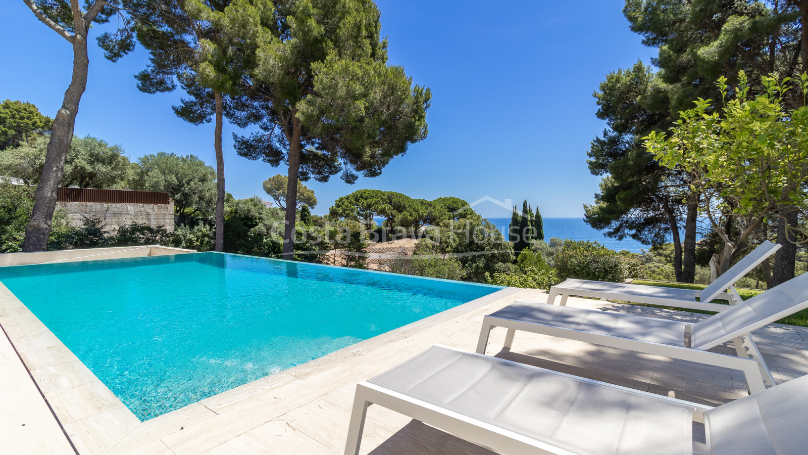 Vrijstaand huis te koop in Aiguablava, Begur, met infinity pool en zeezicht