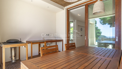 Vrijstaand huis te koop in Aiguablava, Begur, met infinity pool en zeezicht