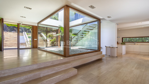 Vrijstaand huis te koop in Aiguablava, Begur, met infinity pool en zeezicht