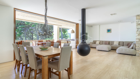 Vrijstaand huis te koop in Aiguablava, Begur, met infinity pool en zeezicht