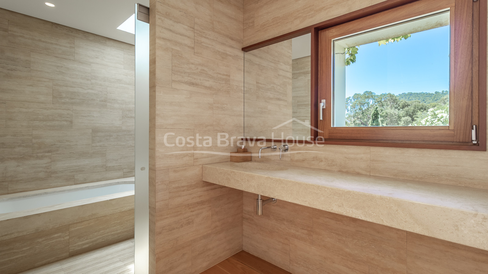 Vrijstaand huis te koop in Aiguablava, Begur, met infinity pool en zeezicht