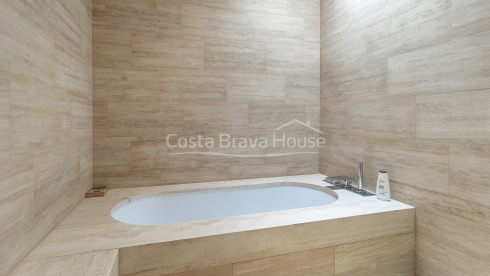 Vrijstaand huis te koop in Aiguablava, Begur, met infinity pool en zeezicht