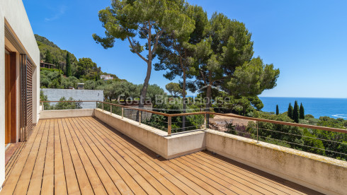 Vrijstaand huis te koop in Aiguablava, Begur, met infinity pool en zeezicht