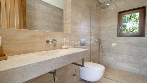 Vrijstaand huis te koop in Aiguablava, Begur, met infinity pool en zeezicht