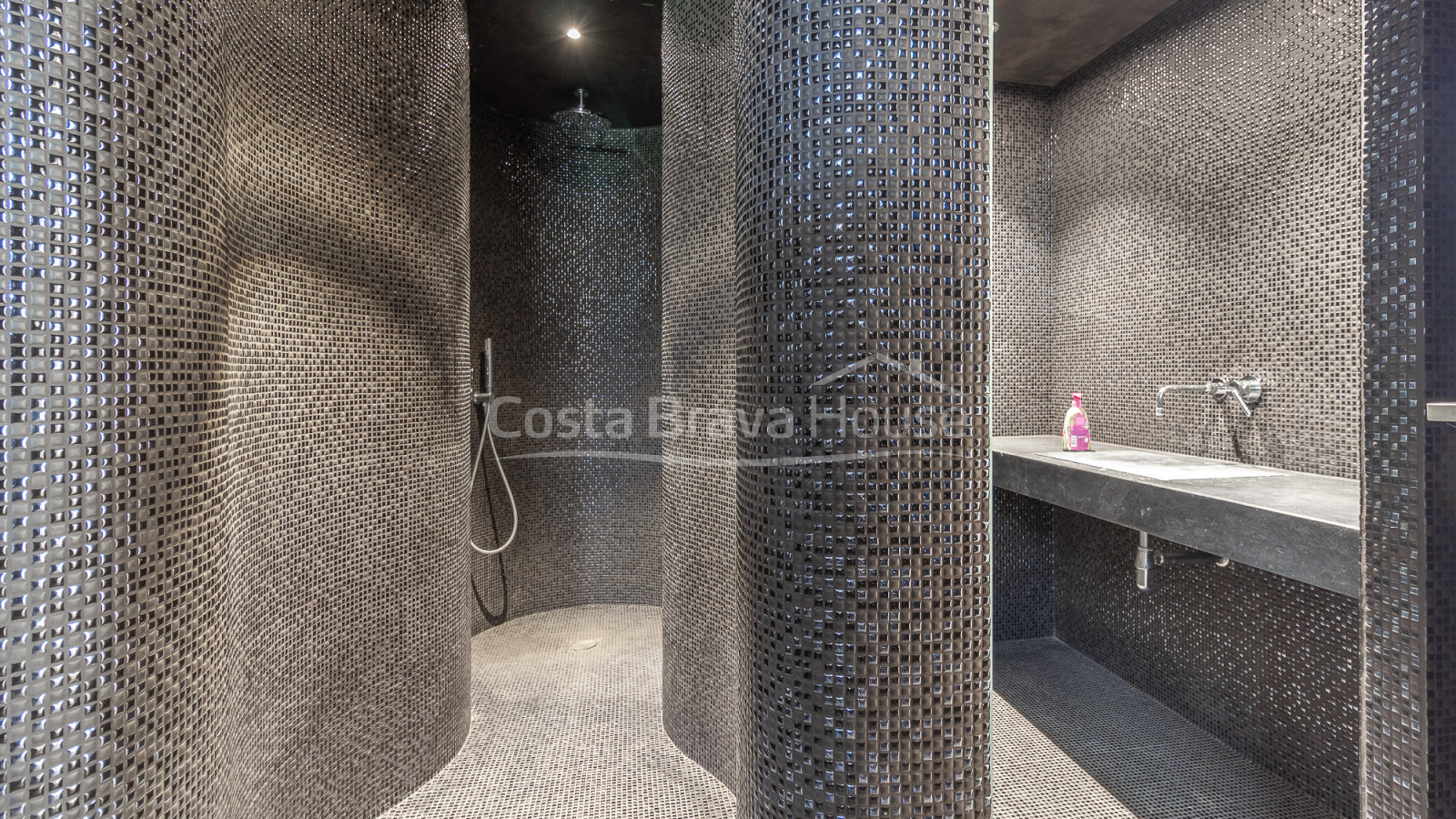 Vrijstaand huis te koop in Aiguablava, Begur, met infinity pool en zeezicht