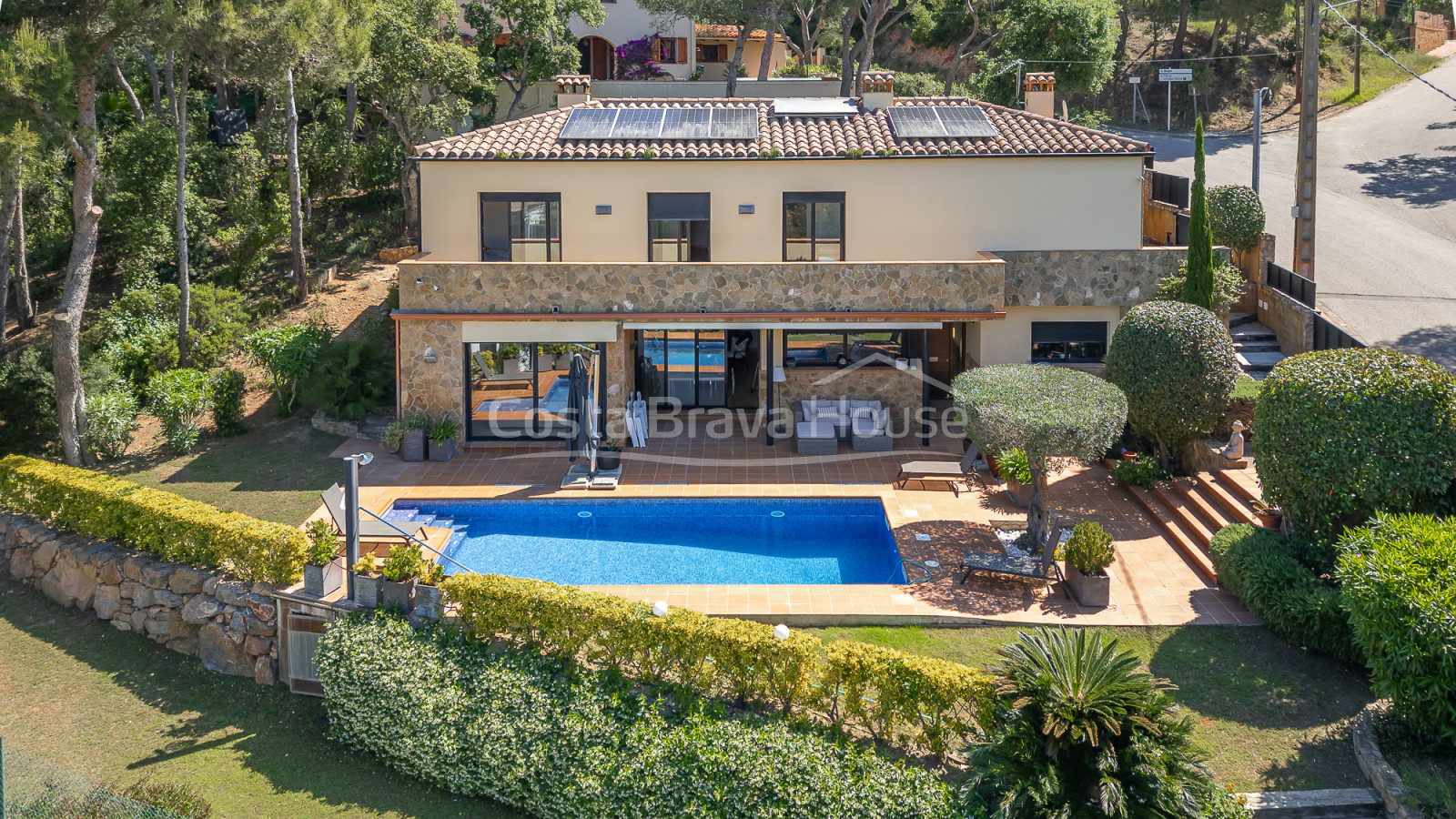 Maison en excellent état, avec jardin et piscine, très proche d'Aiguablava et Tamariu.