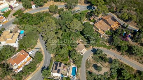 Bouwperceel te koop in Sa Riera, Begur, naast een beschermd groengebied vlak bij het strand