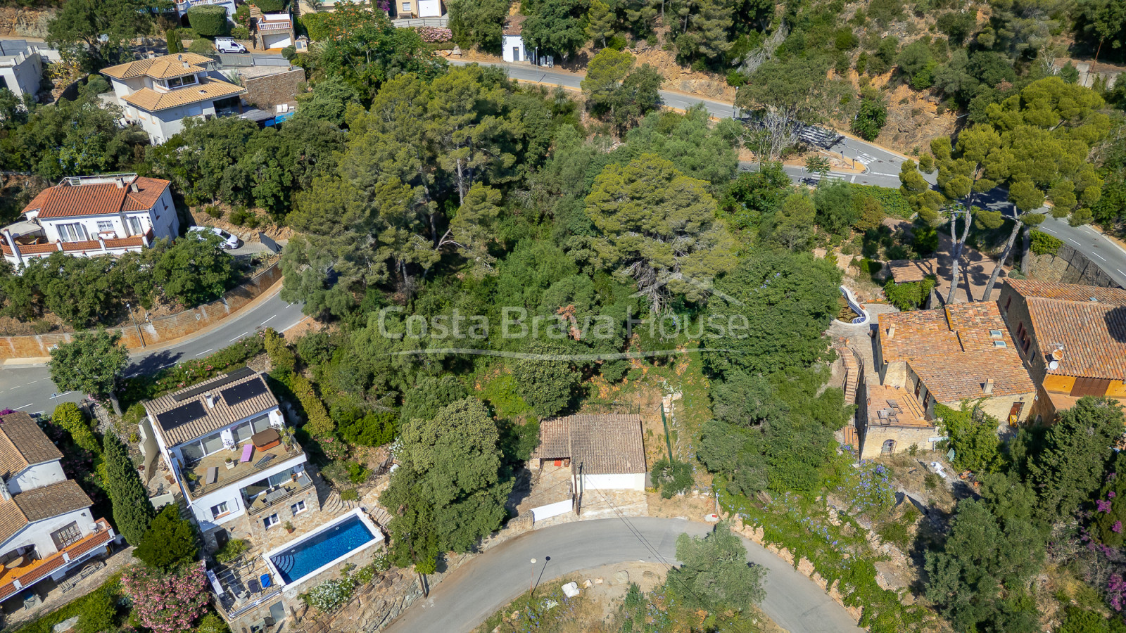 Bouwperceel te koop in Sa Riera, Begur, naast een beschermd groengebied vlak bij het strand