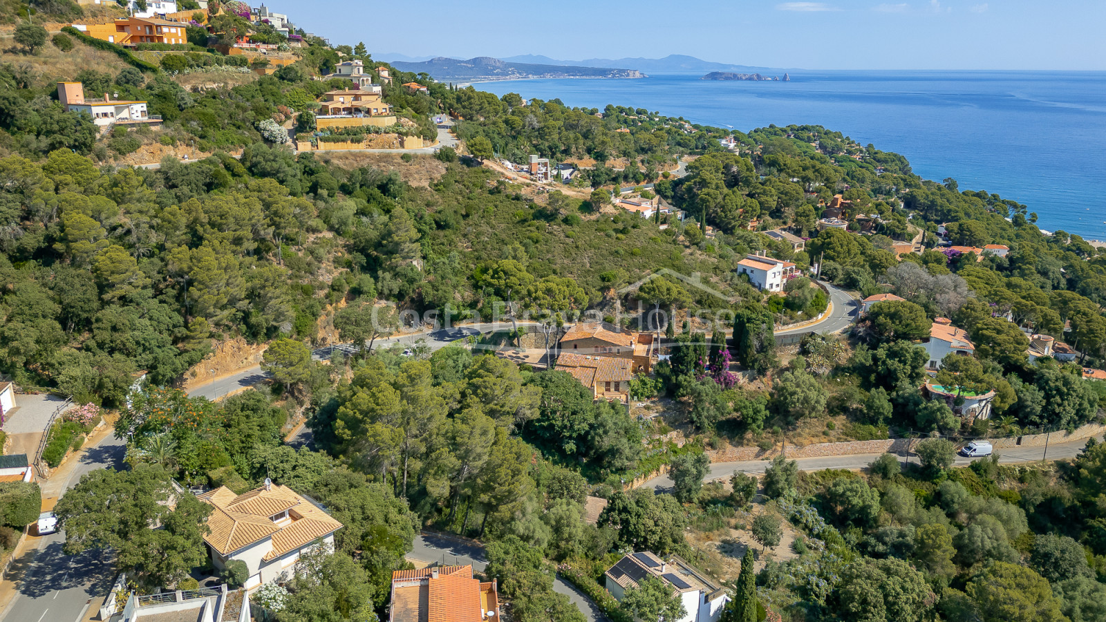 Bouwperceel te koop in Sa Riera, Begur, naast een beschermd groengebied vlak bij het strand