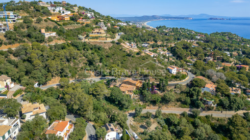 Bouwperceel te koop in Sa Riera, Begur, naast een beschermd groengebied vlak bij het strand