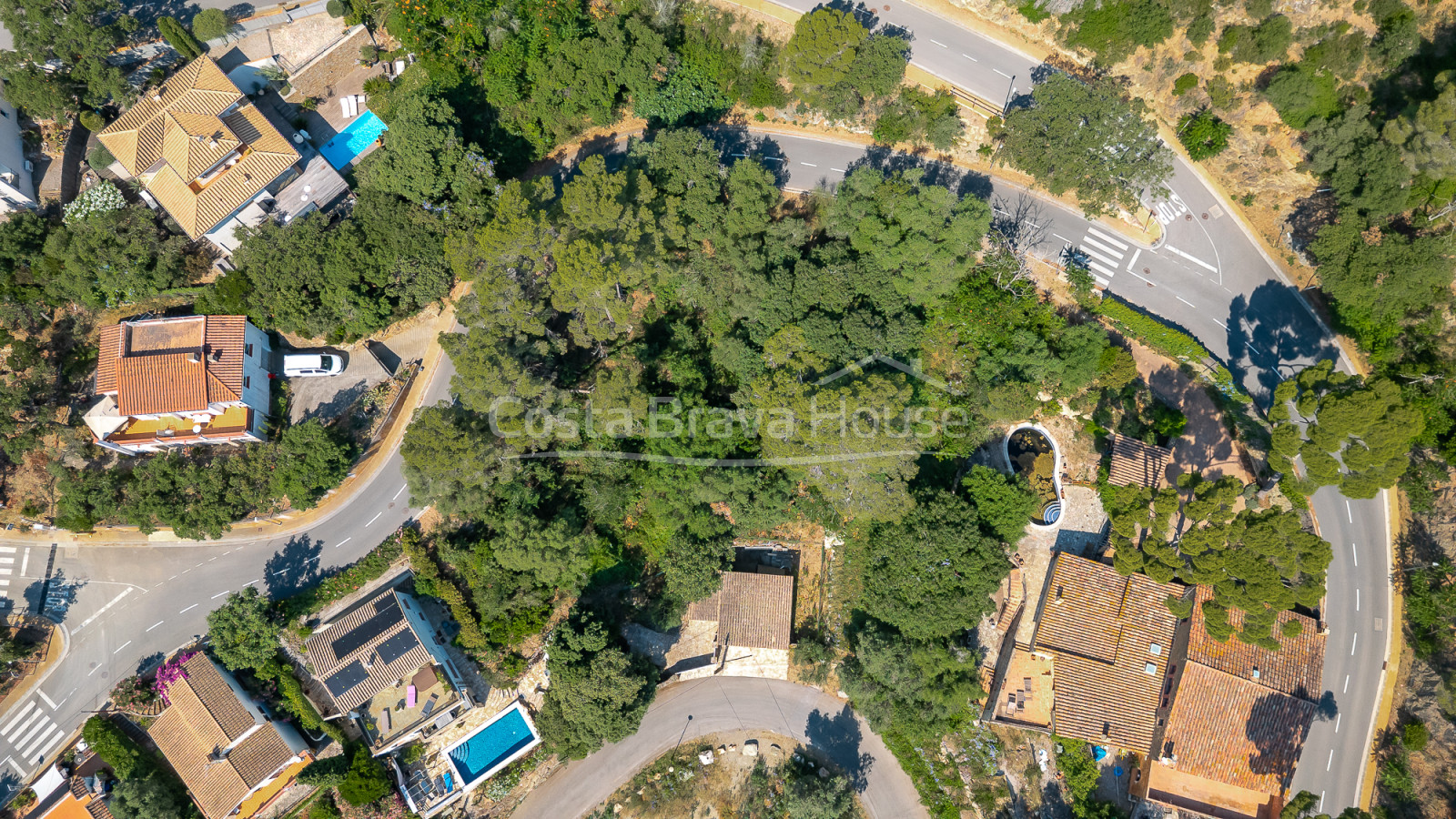 Bouwperceel te koop in Sa Riera, Begur, naast een beschermd groengebied vlak bij het strand