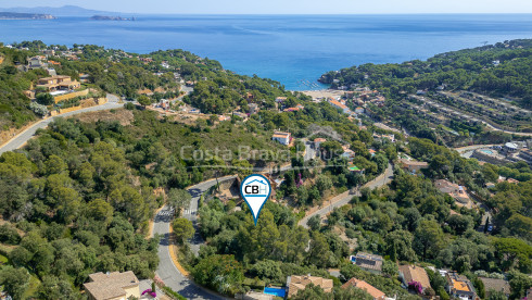 Bouwperceel te koop in Sa Riera, Begur, naast een beschermd groengebied vlak bij het strand