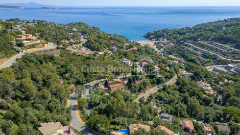 Bouwperceel te koop in Sa Riera, Begur, naast een beschermd groengebied vlak bij het strand